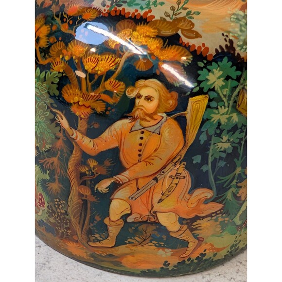 Hand-Painted Russian Lacquer Box – Large Dome – Horseman Scene – Red Interior - Picture 9 of 11